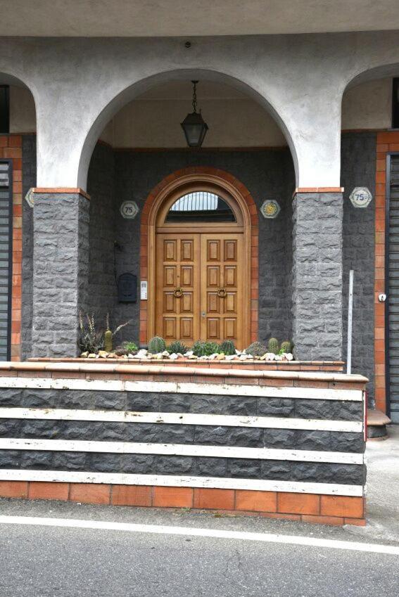 Вилла Casa Zu' Saru Джарре Экстерьер фото